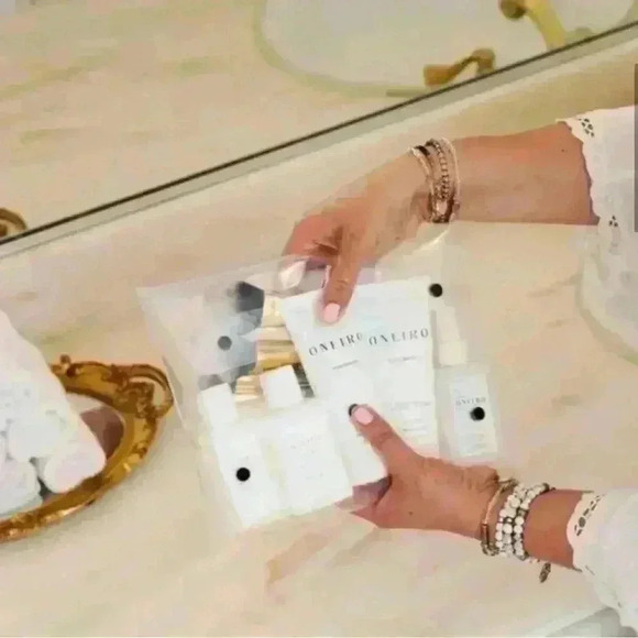 NEW Oneiro Sunchasers Ready Set Go Kit! Skincare 5 Piece Travel Pack w/bag!! - Picture 3 of 10